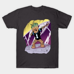 Baby Groot Dabbing (Panther Jersey) T-Shirt